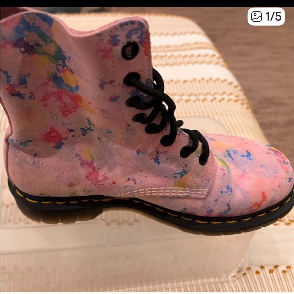 Dr. Martens 1460 Pascal Boots Pink Suede with Paint Splatter,Size 8. Not worn!